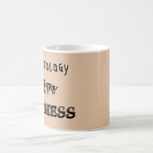 ベージュ考古学は汚いホット混乱である コーヒーマグカップ (中央)