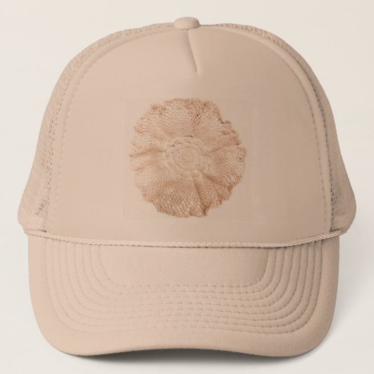 ベージュ色のベージュタンの旧式のヴィンテージのDoily キャップ (正面)