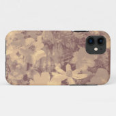 ベージュ色の花および葉のカムフラージュパターン Case-Mate iPhoneケース (裏面(横))