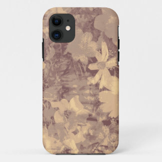 ベージュ色の花および葉のカムフラージュパターン iPhone 11 ケース