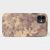 ベージュ色の花および葉のカムフラージュパターン Case-Mate iPhoneケース (裏面(横))
