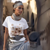 ベージュ色の花と蝶Tシャツ Tシャツ