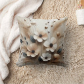 ベージュ色の花 クッション (ブランケット)