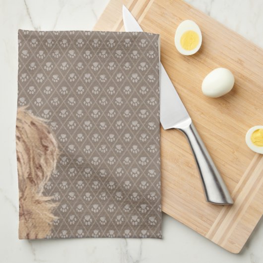 ベージュ色を絵を描く美しいLabradoodle愛犬の足 キッチンタオル (四つ折り)