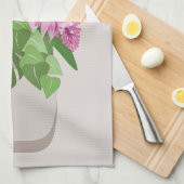 ベージュ花瓶の熱帯メディニラピンクの花 キッチンタオル (四つ折り)