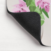 ベージュ花瓶の熱帯メディニラピンクの花 マウスパッド (コーナー)