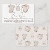 ベージュ赤ちゃん服ベビーシャワーブックリクエストの挿入 名刺 (正面/裏面)