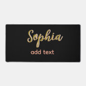 ベージュ追加の名前ガールボス文字ブラックエレガント デスクマット (正面)