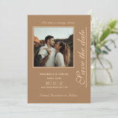 ベージュ ブラウン ボホ スタイルの結婚式延期のお知らせ 招待状 (スタンド正面)