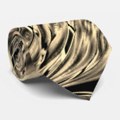 ベージュ、鏡の強い色合いで曲がっている ネクタイ (ロール)