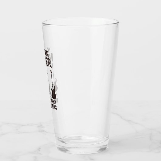 ベースギターが多過ぎることは決してあり得ない タンブラーグラス (左)