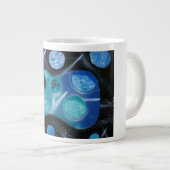 ベースギターの青緑の惑星の絵を描くこと ジャンボコーヒーマグカップ (正面右)