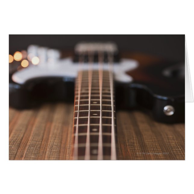 ベースギター2 (正面横)