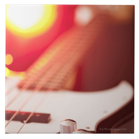 ベースギター タイル (正面)