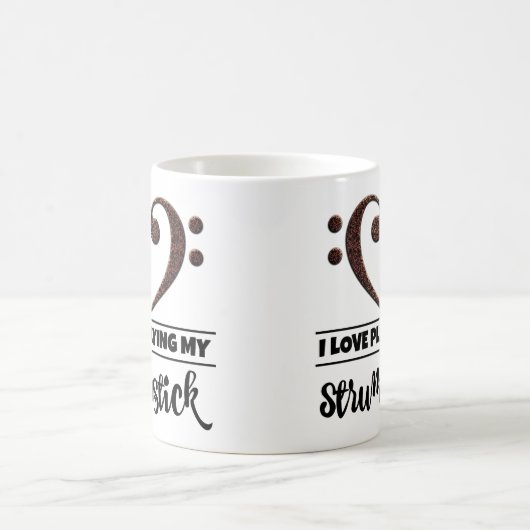 ベースクレフ、 音符記号ハート私は愛遊する私のストラムスティック コーヒーマグカップ (中央)