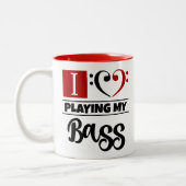 ベースクレフ、 音符記号ハート私は遊私のベースを愛 ツートーンマグカップ (左)