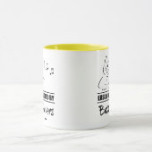 ベース奏者に気さくされる好奇心の強い猫 マグカップ (中央)