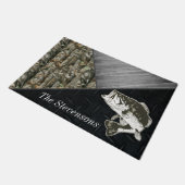 ベース魚釣りファミリー名迷彩柄へようこそ ドアマット (アングル)