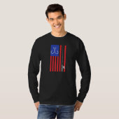 ベース魚釣りポールアメリカ国旗の色 Tシャツ (正面フル)
