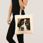 ベーゼンベルガーの山岳犬が横たわる トートバッグ (正面(商品))