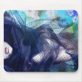 ベールで覆われたハートのマウスパッド マウスパッド