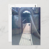 ベール反射光を有するゲーテッドドア ポストカード (正面/裏面)