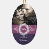 ペイズリーのモノグラムの初めてのクリスマスのオーナメント セラミックオーナメント (左)