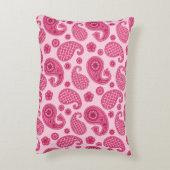 ペイズリーパターンパステルコーラルピンクと明るい赤紫色 アクセントクッション (裏面(縦))