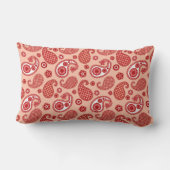 ペイズリーパターン、コーラルオレンジの色合い ランバークッション (裏面)