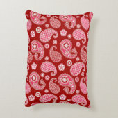 ペイズリーパターン、ダークレッド、ホワイト、コーラルピンク アクセントクッション (裏面(縦))
