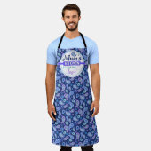 ペイズリーフローラルパターン – 青 エプロン (着用した状態)