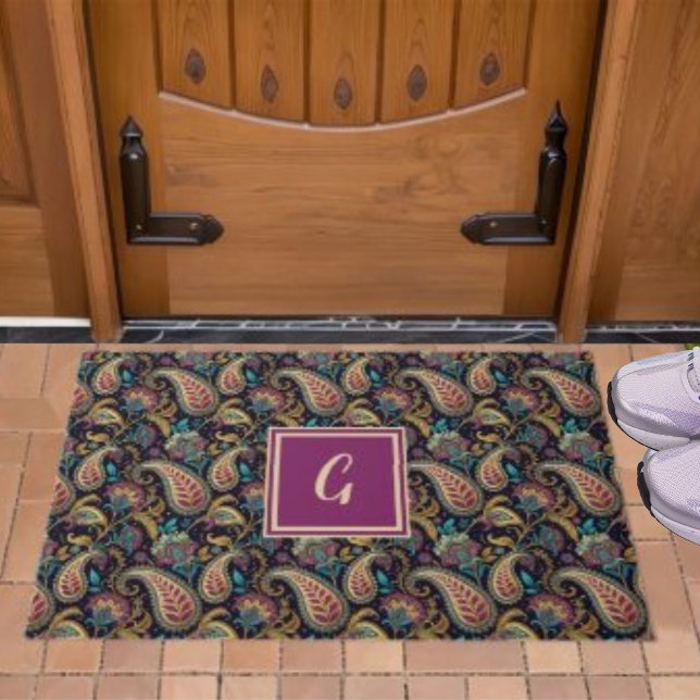 ペイズリーヴィンテージルックブラックパープルモノグラムイニシャル ドアマット (クリエイターアップロード済み)