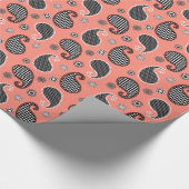 ペイズリー模様、コーラルピンク、白黒 ラッピングペーパー (角)