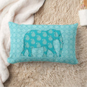 ペイズリー象 – ターコイズとアクア ランバークッション (ブランケット)