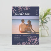 ペイントされたブッシュピンクのサンゴの写真でお知らせ 保存日付 セーブザデート (スタンド正面)