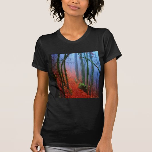 ペイントフォレストの秋の青い霧 Tシャツ (正面)