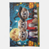 ペキンゲスドッグスパンプキンハロウィンおもしろい キッチンタオル (縦)