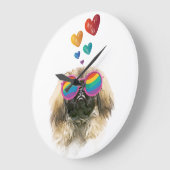 ペキンゲス犬とハートバレンタインデー ラージ壁時計 (傾斜)