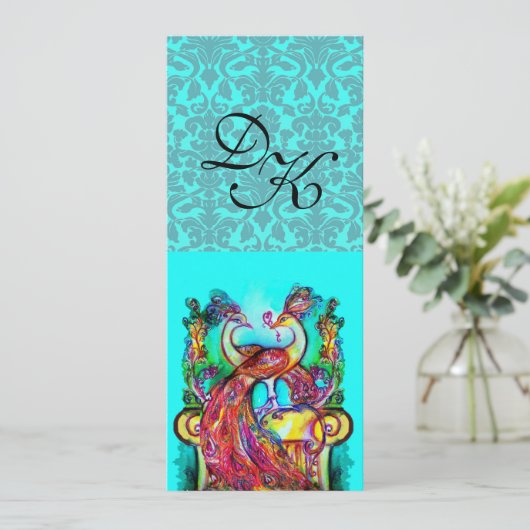 ペコックが恋に落ちたアクアブルーとターコイズのダマスク柄モノグラム 招待状 (スタンド正面)