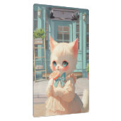 ペストリーショップで棒つきキャンデー付きフワフワの子猫 クリップボード (右)