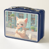 ペストリーショップで棒つきキャンデー付きフワフワの子猫 メタルランチボックス (裏面)