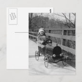 ペダルカーを運転する少女 1922年 ポストカード (正面/裏面)