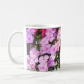 ペチュニアスピンクと白の花 コーヒーマグカップ (左)