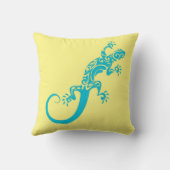 ペットとしての青いゲッコ。クックアート装飾用クッション クッション (裏面)