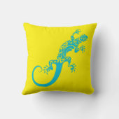 ペットとしての青いゲッコ。クックアート装飾用クッション クッション (裏面)