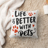 ペットとの生活がより良い – 赤いハートペット愛好家 クッション (ブランケット)