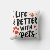 ペットとの生活がより良い – 赤いハートペット愛好家 クッション (正面)