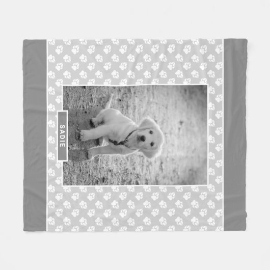 ペットのグレーの写真と手と名前 フリースブランケット (正面(横))