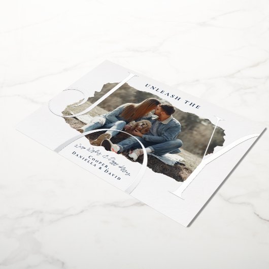 ペットの喜びを解き放つ フォト 箔シーズンカード (回転した状態)