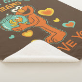 ペットの金魚を抱くエルモ シェルパブランケット (3/4)